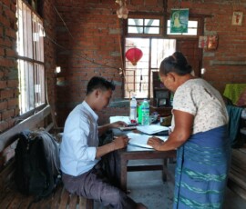 ၀မ်းတွင်းမြို့နယ် မြစ်သူငယ် ကျေးရွာတွင် ချေးငွေကောက်ခံသည့် အစည်းအဝေးဆောင်ရွက်နေခြင်း